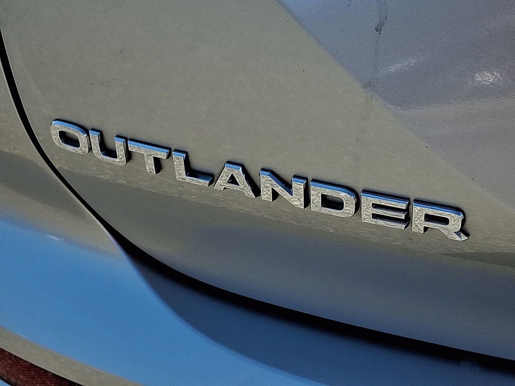 Used 2023 Mitsubishi Outlander SEL AWD/4WD image 34