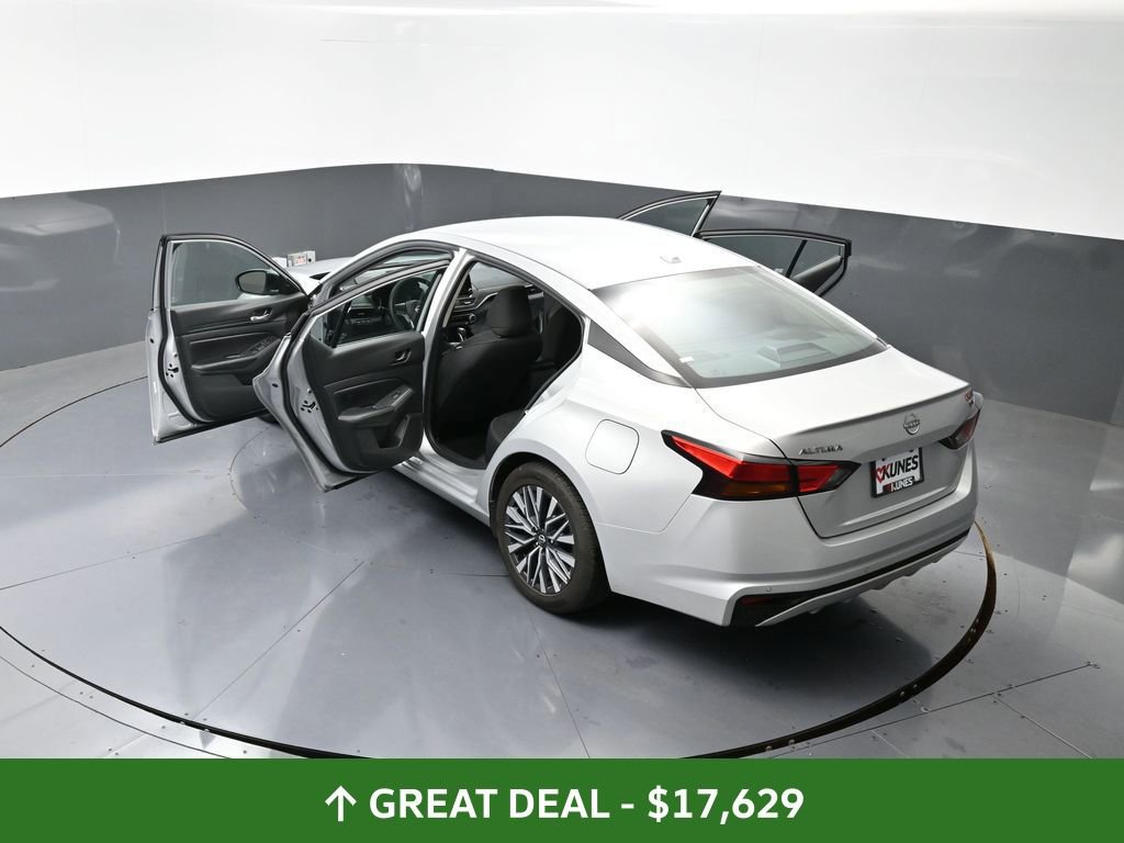 Used 2024 Nissan Altima 2.5 SV image 60