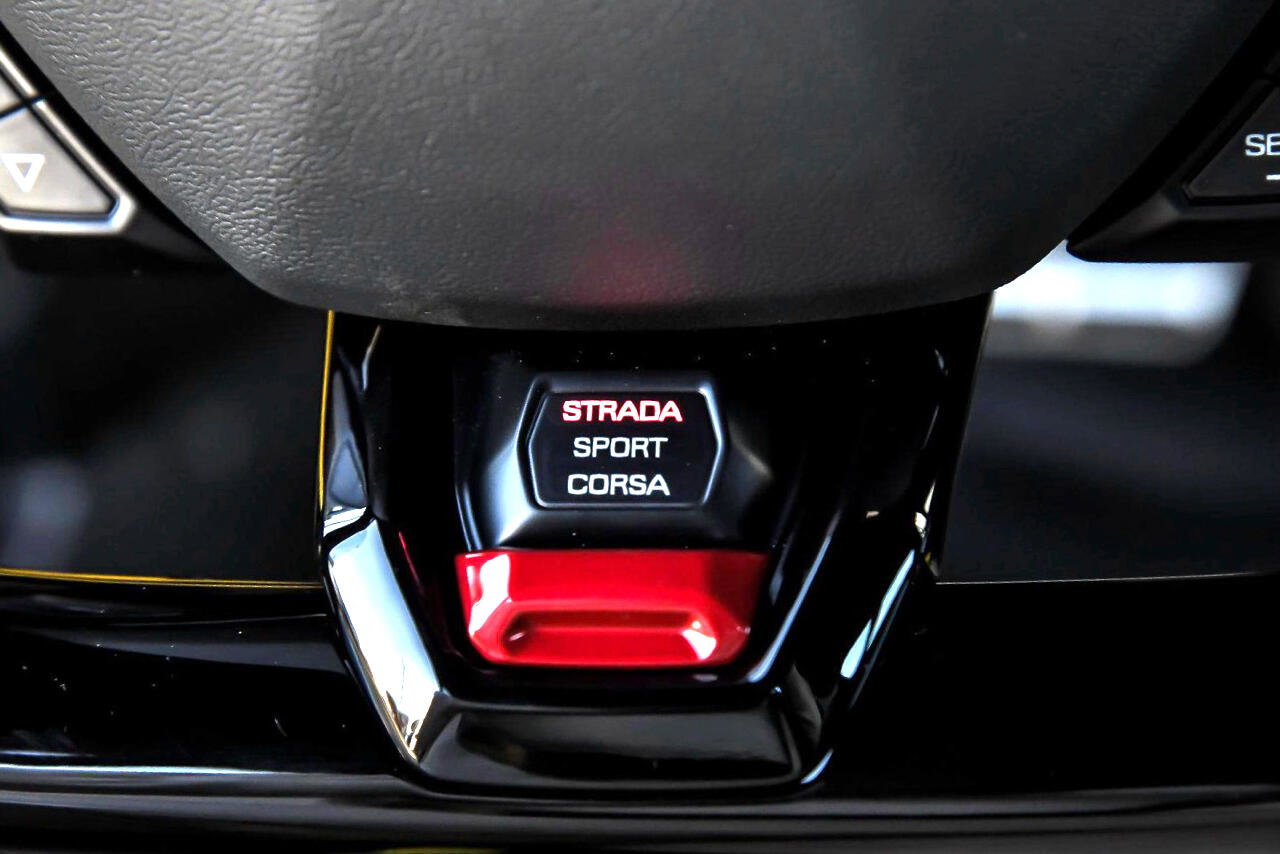 Used 2023 Lamborghini Huracan Tecnica image 33