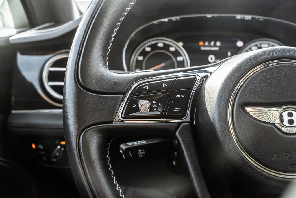 Used 2019 Bentley Bentayga image 32