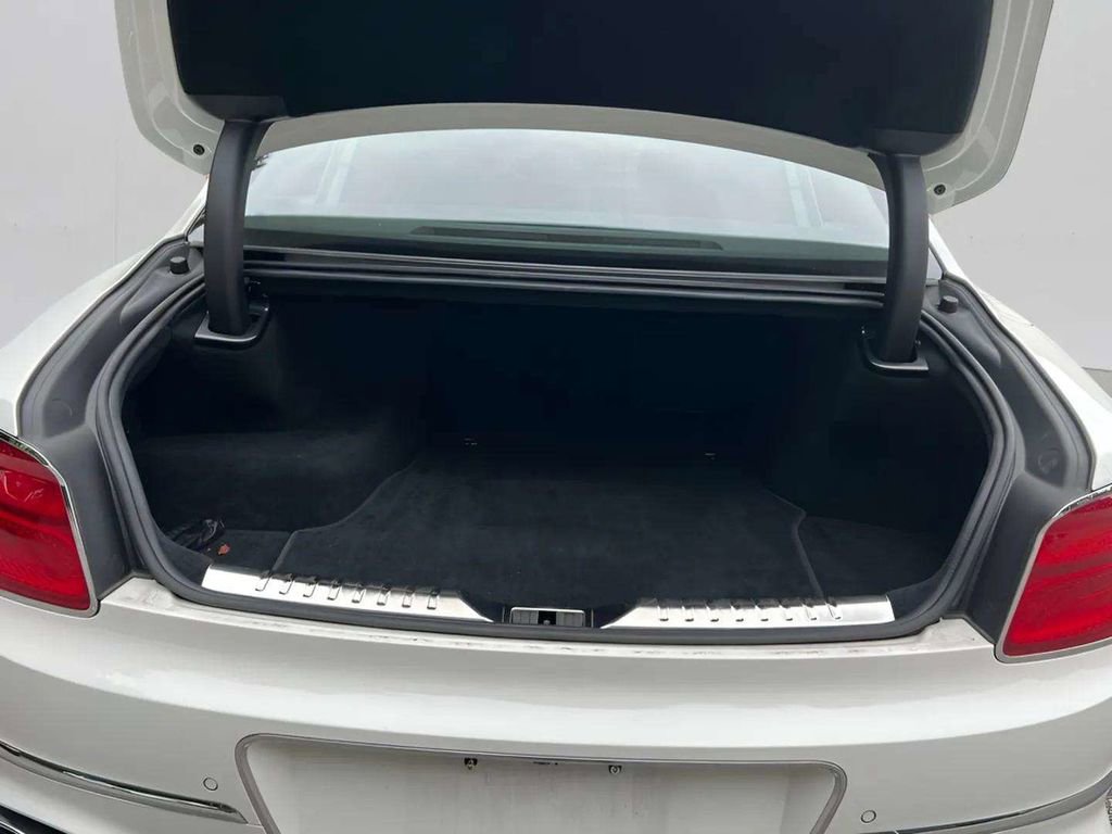 Used 2022 Bentley Flying Spur Plug-In Hybrid image 37