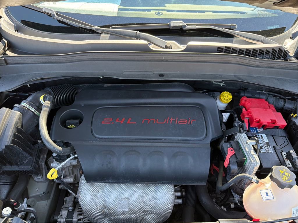 Used 2019 Jeep Renegade Latitude image 12