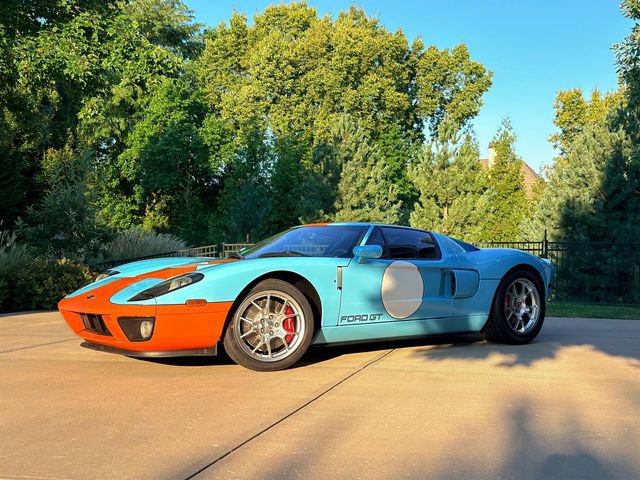 Used 2006 Ford GT RWD image 6