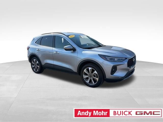 Used 2024 Ford Escape Platinum image 2