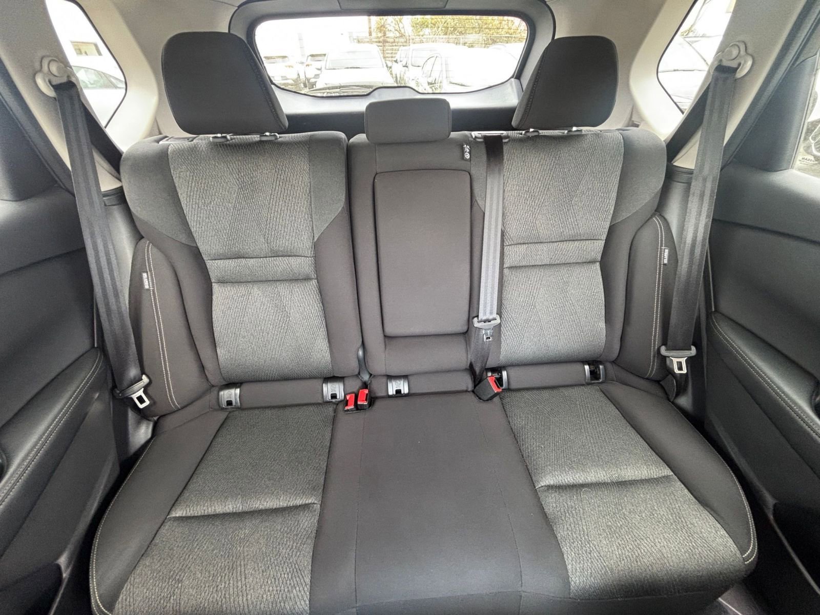 Used 2025 Nissan Rogue SV image 40