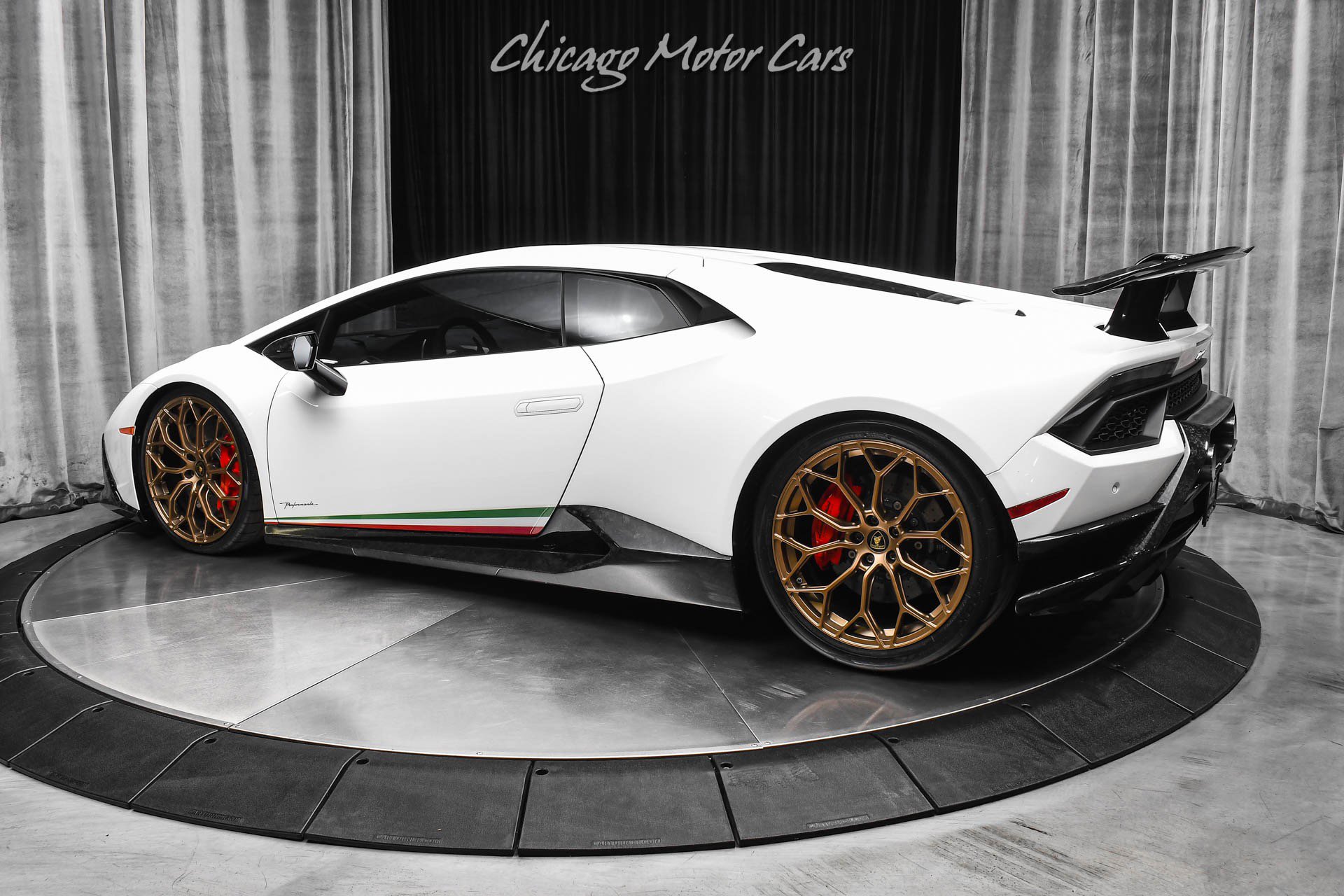 Used 2018 Lamborghini Huracan Performante image 3