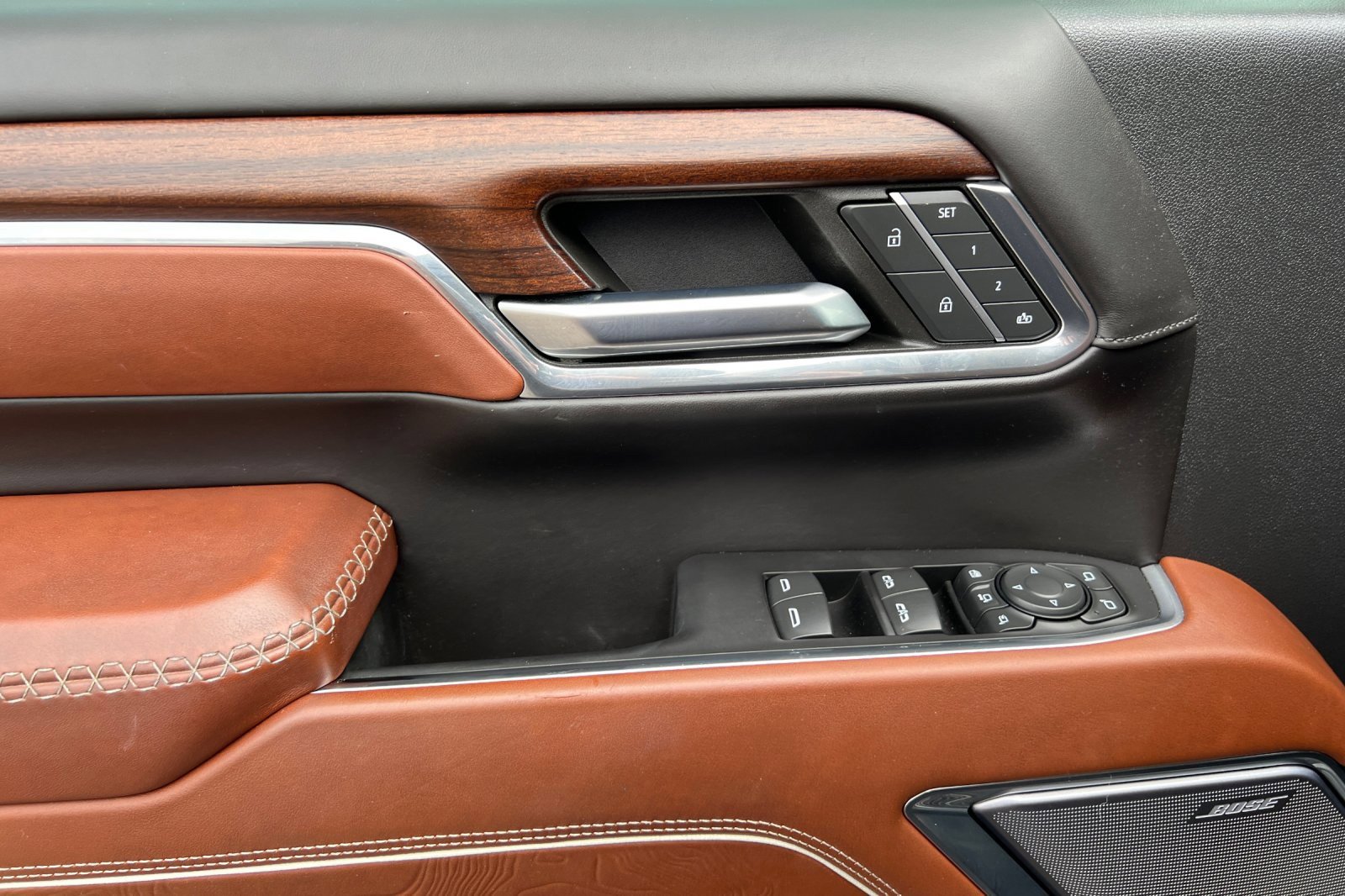 Used 2024 GMC Sierra 3500 Denali Ultimate image 8