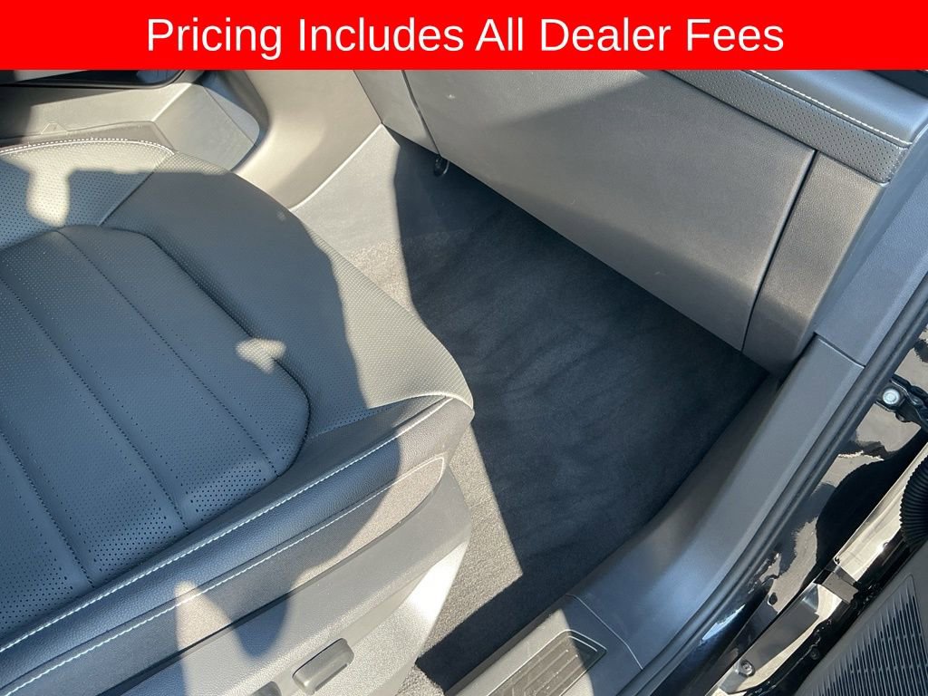Used 2025 Volkswagen Atlas Cross Sport SEL AWD/4WD image 21