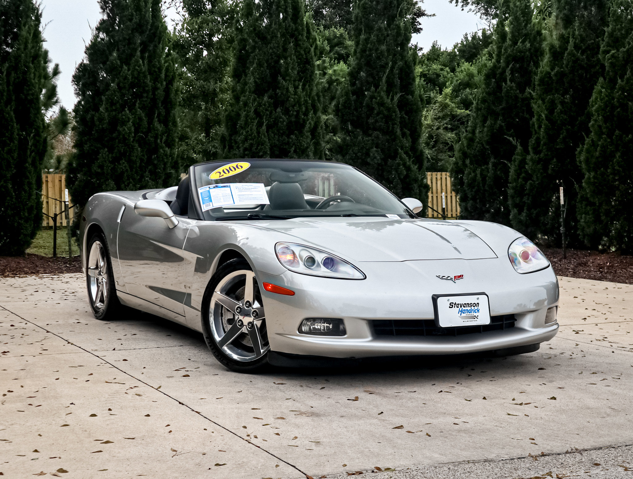 Used 2006 Chevrolet Corvette Convertible w/ Preferred Equipment Group image 2
