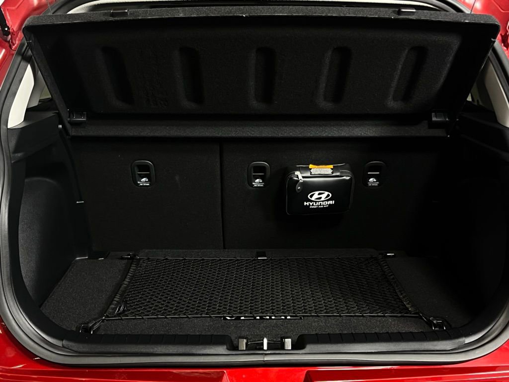 Used 2025 Hyundai Venue Limited image 28