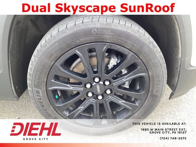 Used 2023 GMC Acadia SLT w/ Elevation Edition image 9