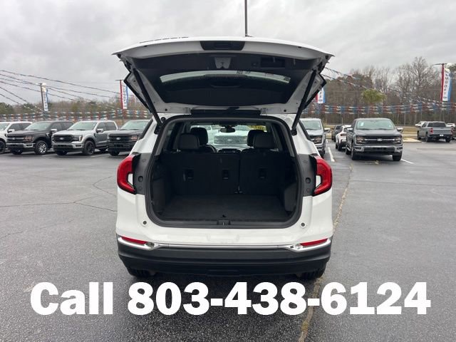 Used 2024 GMC Terrain SLT image 30
