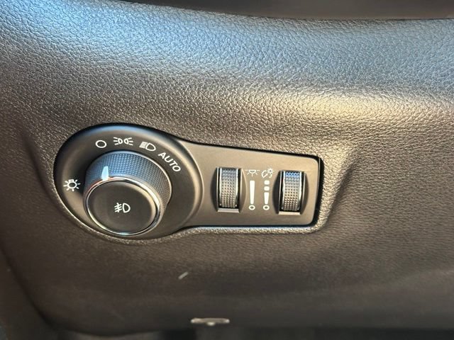 Used 2024 Jeep Compass Limited AWD/4WD image 17
