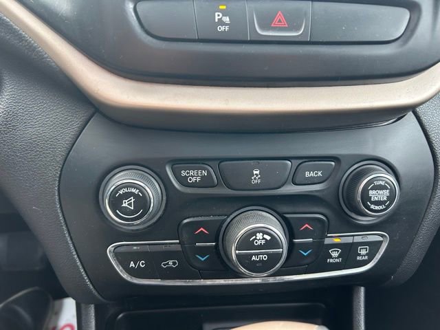 Used 2018 Jeep Cherokee Limited image 26