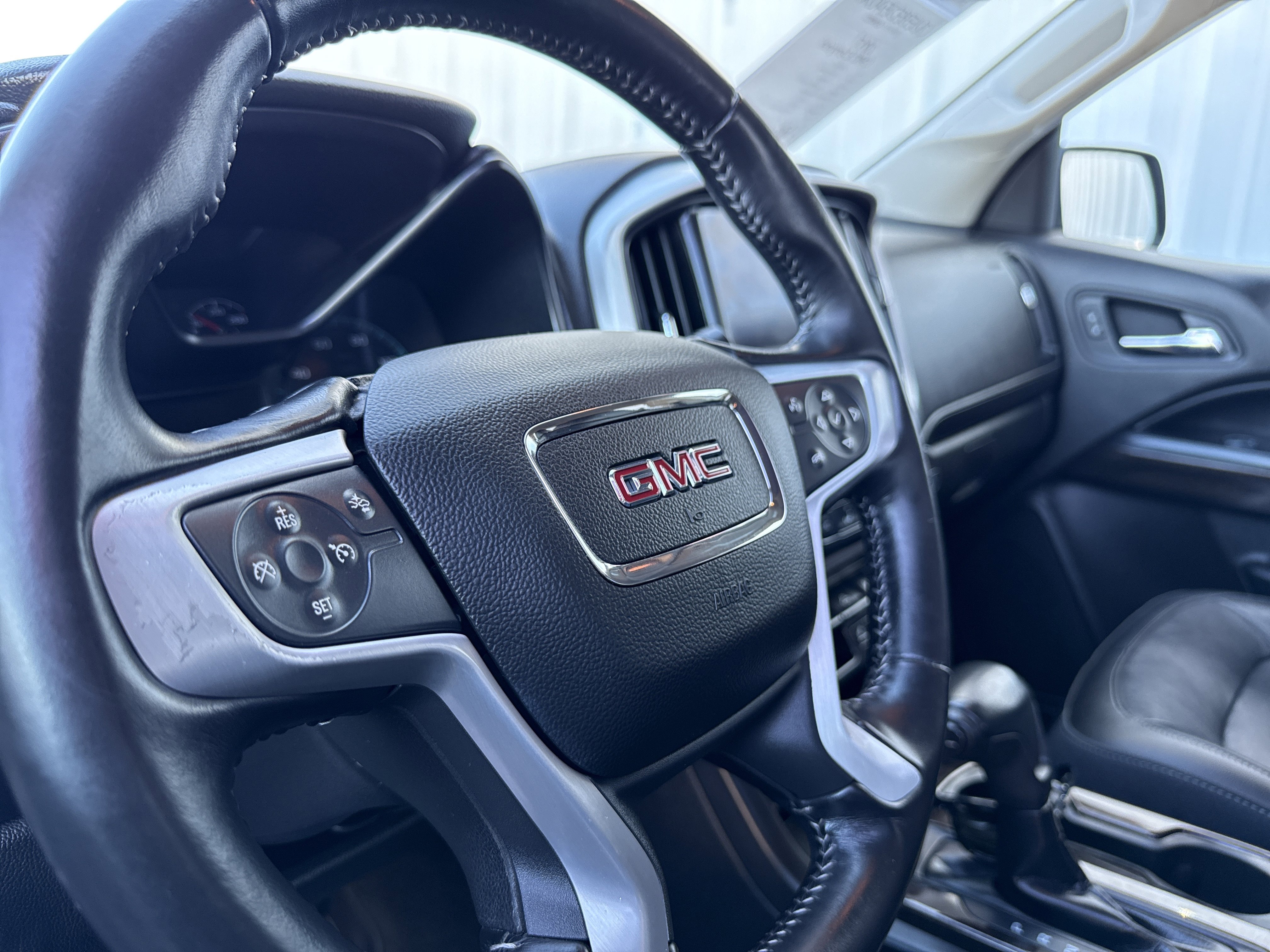 Used 2017 GMC Canyon SLT w/ Driver Alert Package image 26