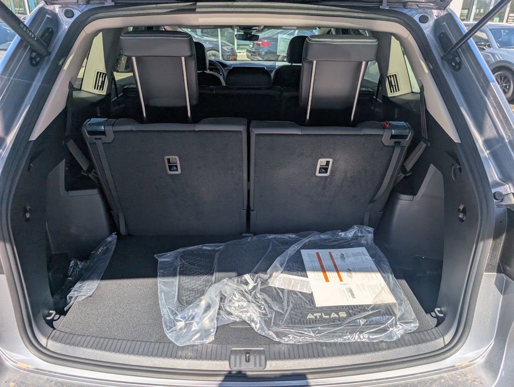 New 2025 Volkswagen Atlas SE image 25