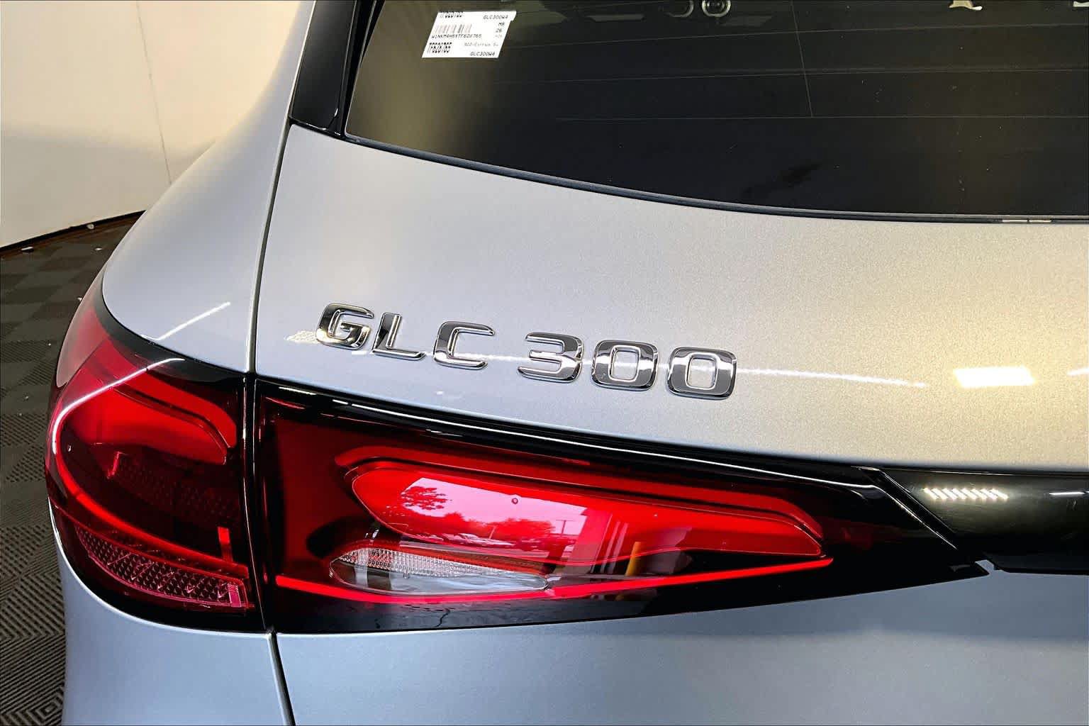 Used 2026 Mercedes-Benz GLC 300 4MATIC image 33