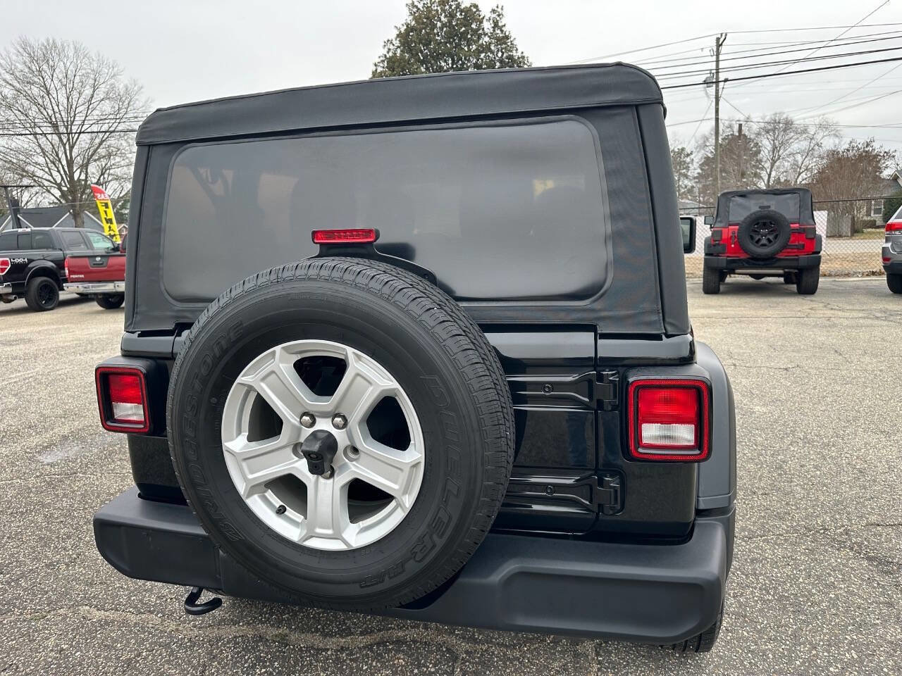 Used 2018 Jeep Wrangler Sport image 22
