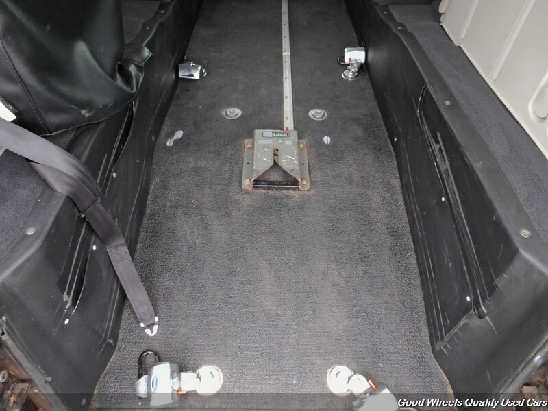 Used 2015 Chrysler Town & Country Touring-L w/ Driver Convenience Group FWD image 26