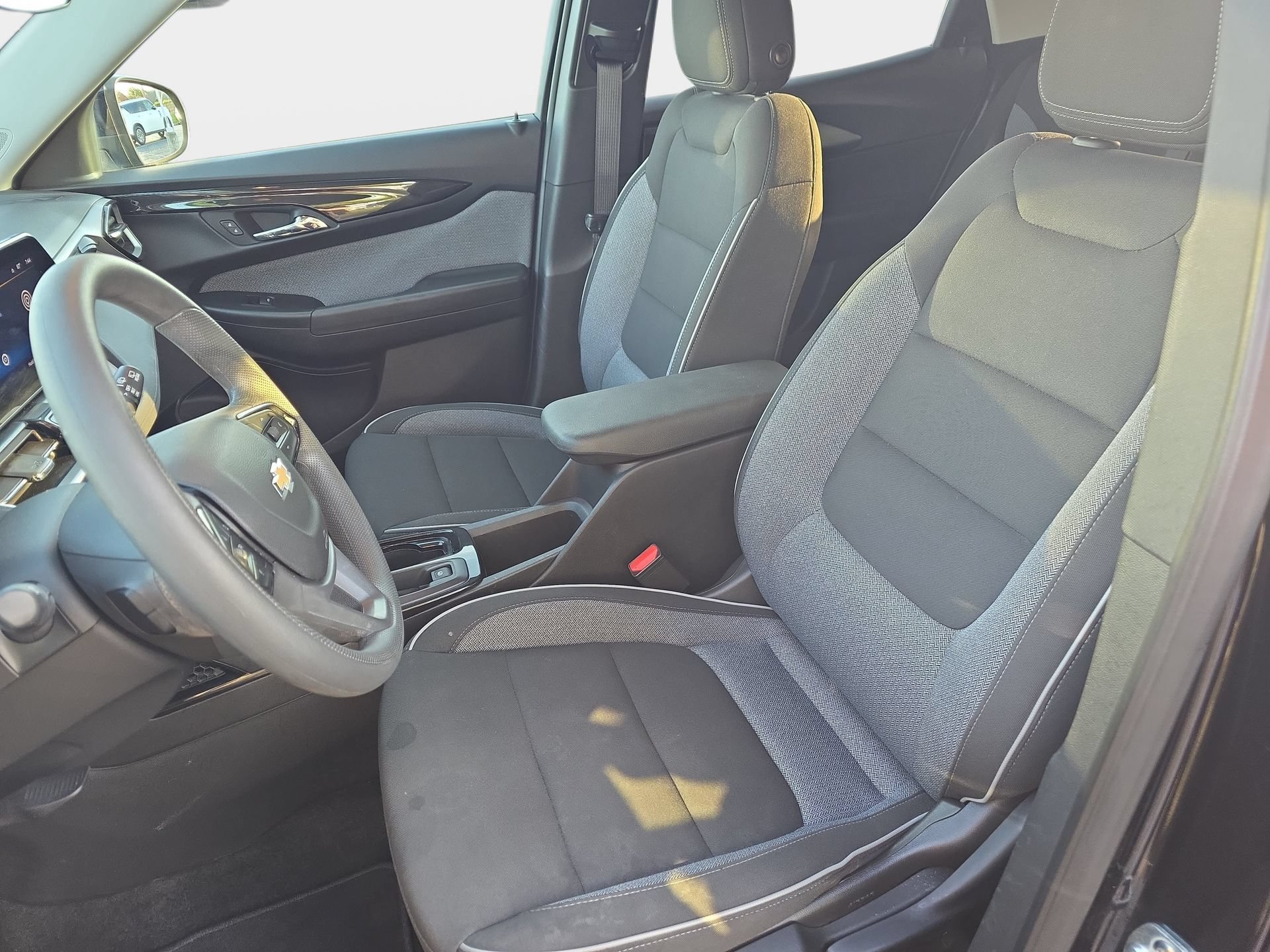 Used 2025 Chevrolet TrailBlazer LT AWD/4WD image 14
