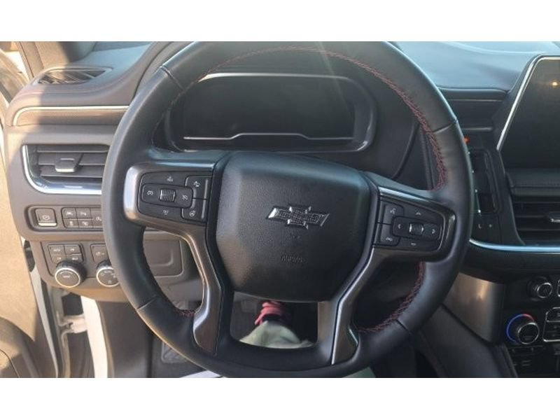 Used 2023 Chevrolet Suburban RST w/ Luxury Package AWD/4WD image 7