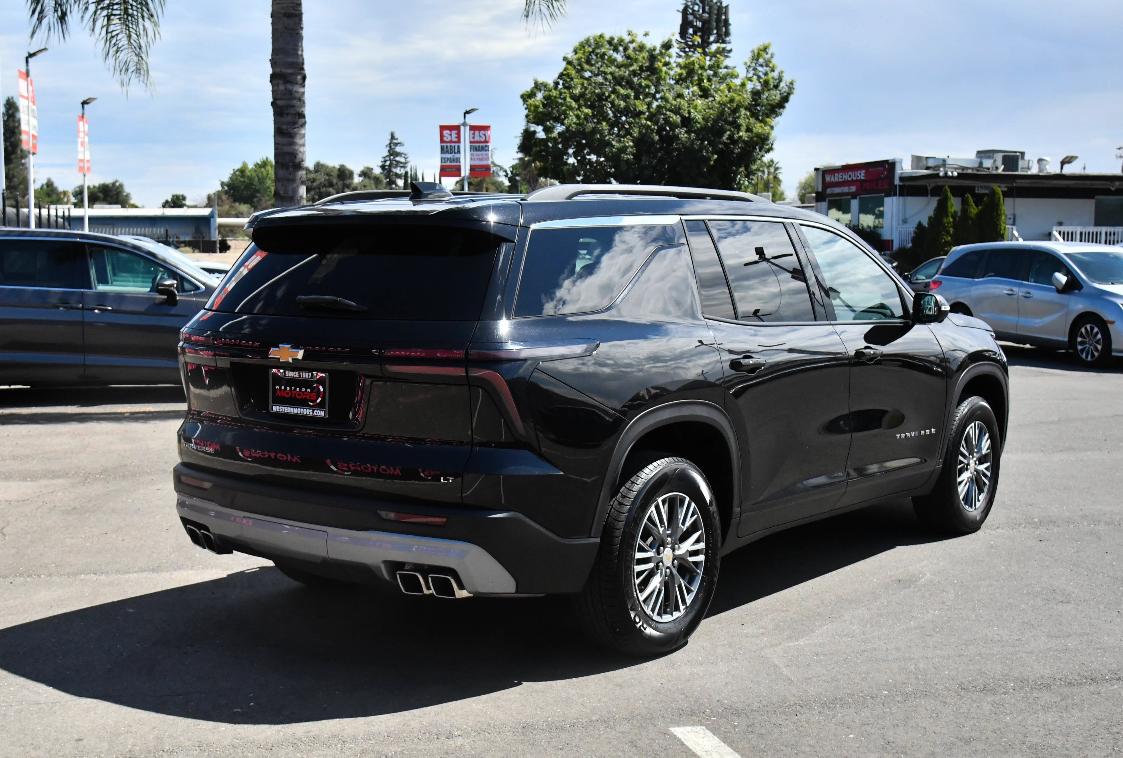 Used 2024 Chevrolet Traverse LT FWD image 8