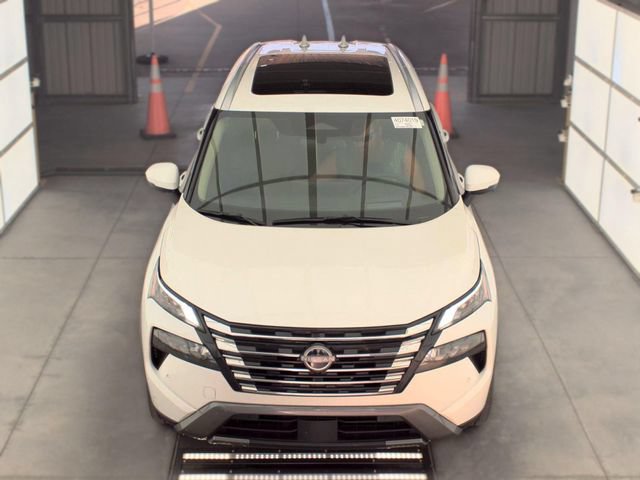 Certified 2025 Nissan Rogue SL w/ Tech Package AWD/4WD image 12