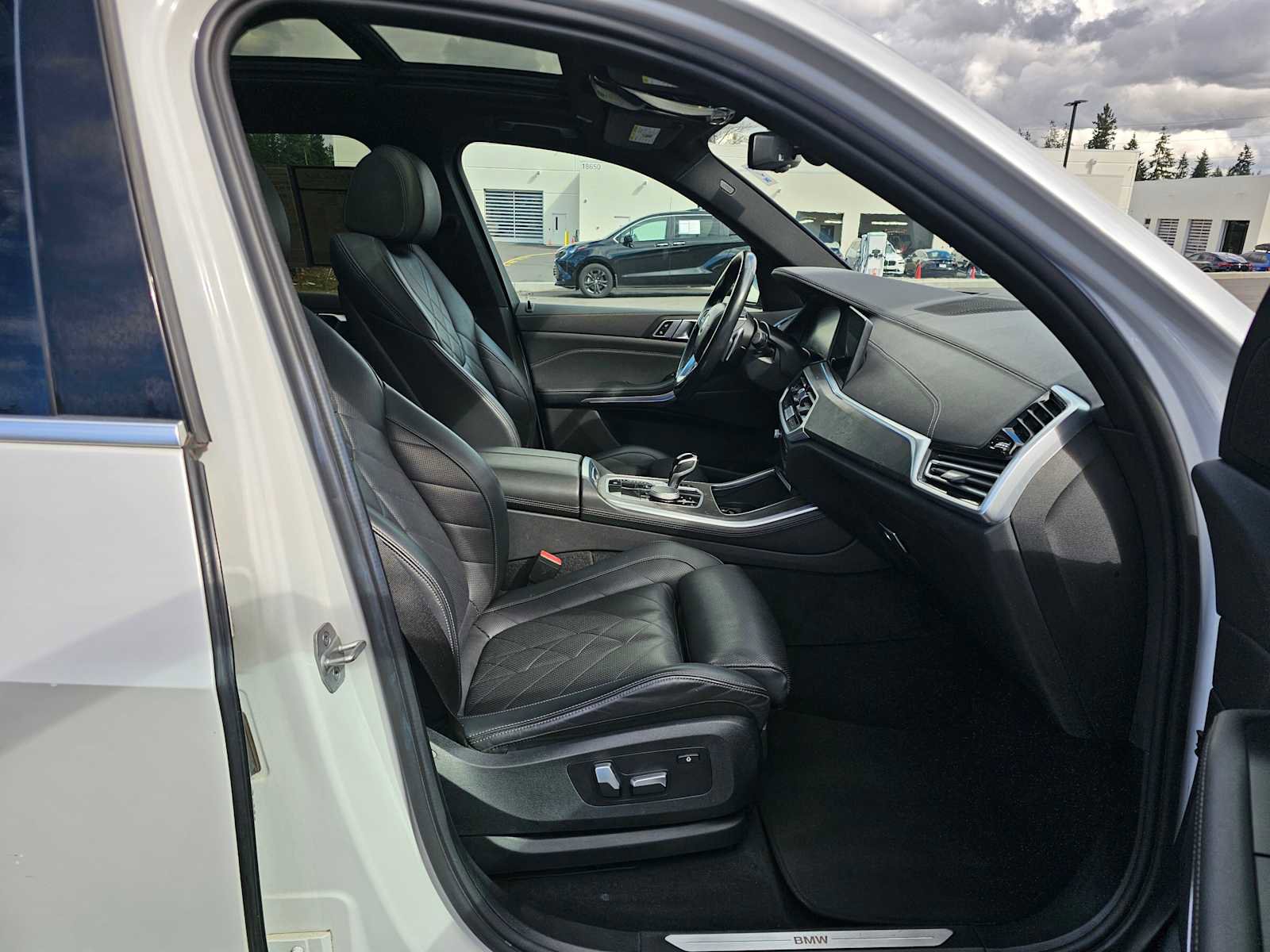 Used 2023 BMW X5 xDrive40i image 11