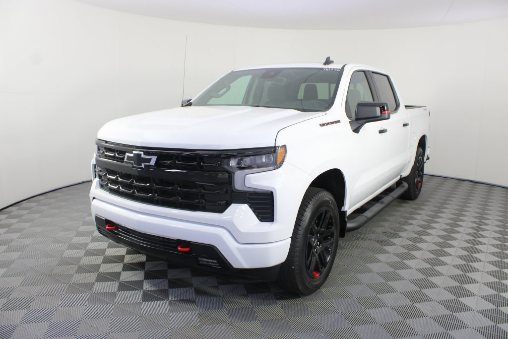 New 2026 Chevrolet Silverado 1500 RST w/ Redline Edition AWD/4WD image 21