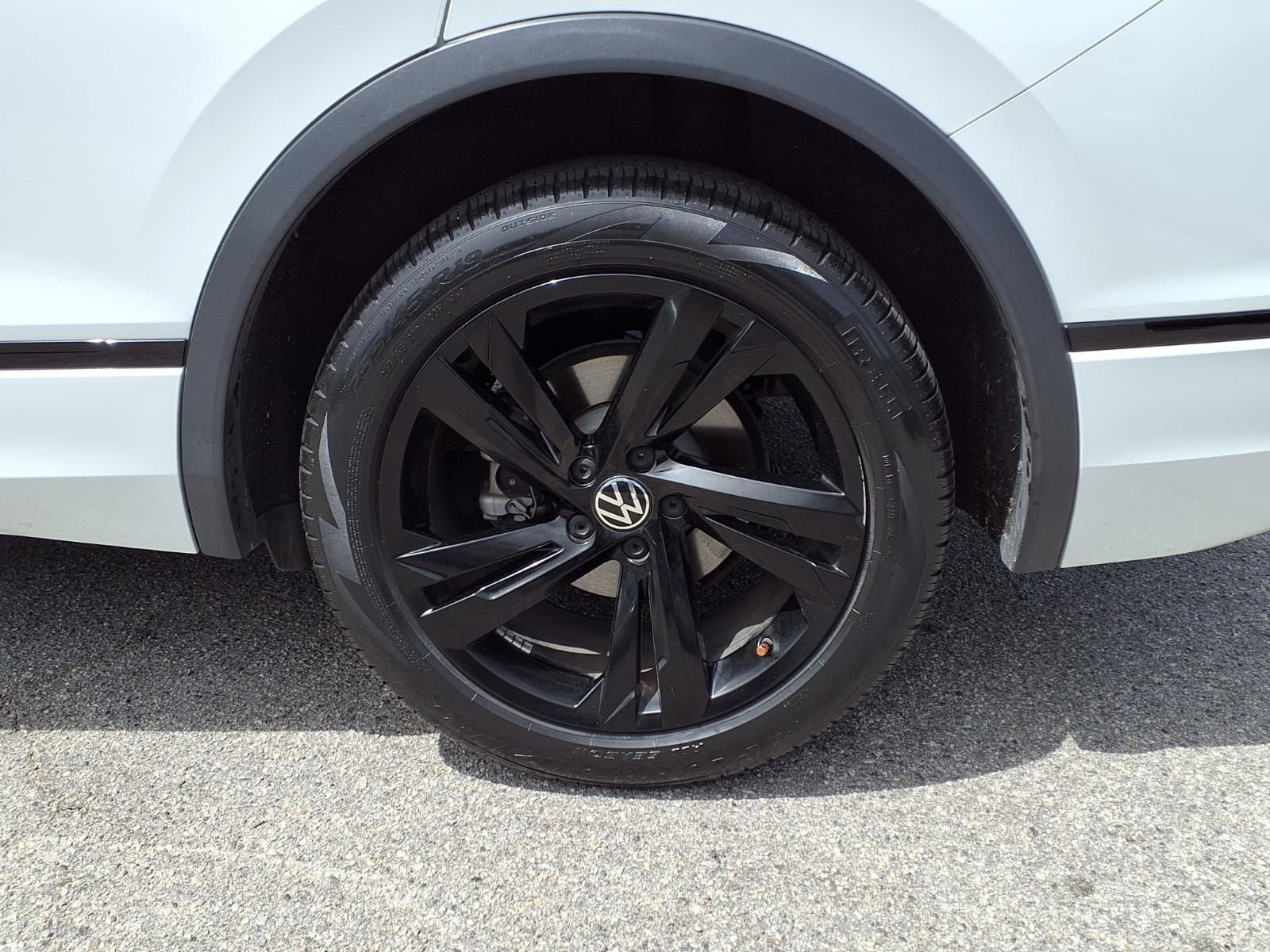 Certified 2023 Volkswagen Tiguan SE R-Line FWD image 5