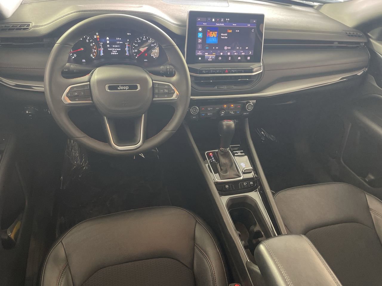 Used 2025 Jeep Compass Trailhawk AWD/4WD image 21