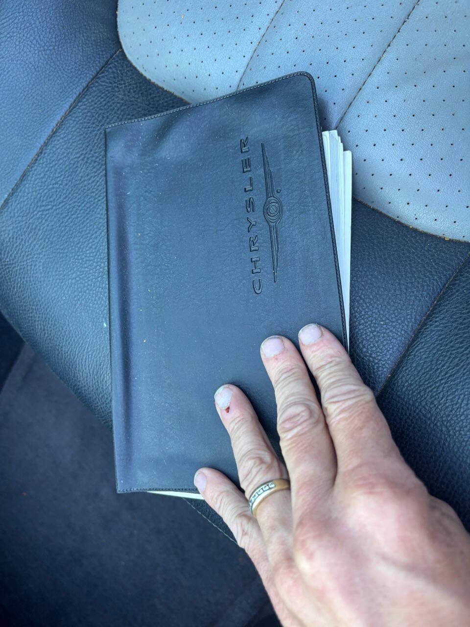 Used 2004 Chrysler Sebring GTC image 15