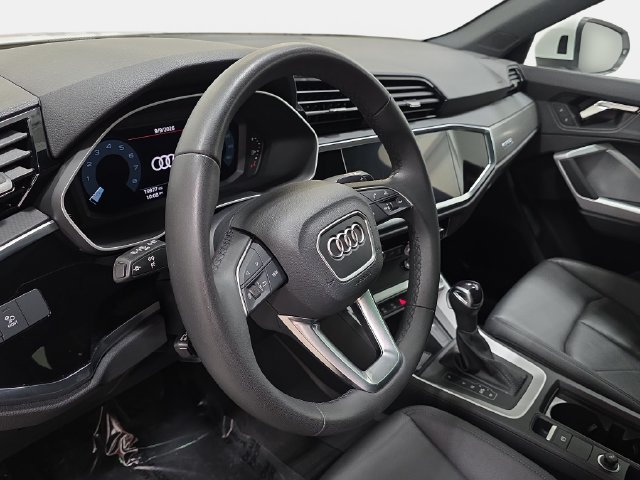 Used 2025 Audi Q3 2.0T Premium AWD/4WD image 14