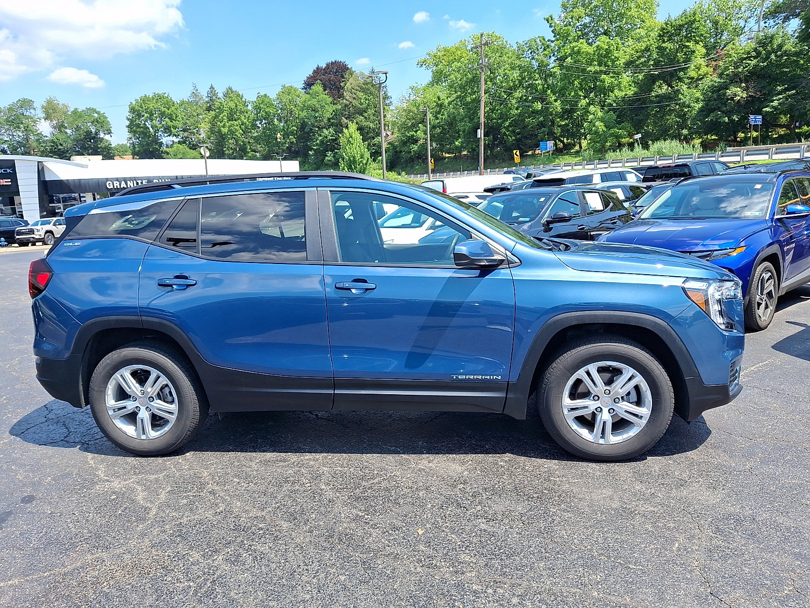 Used 2024 GMC Terrain SLE w/ Driver Convenience Package AWD/4WD image 7