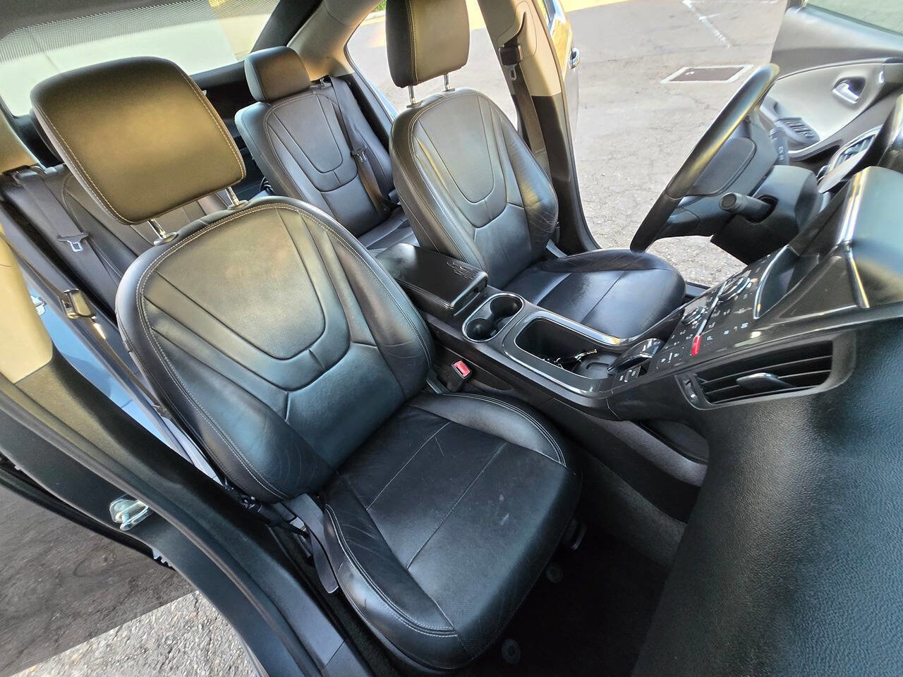 Used 2011 Chevrolet Volt Premium w/ Premium Trim Package image 36