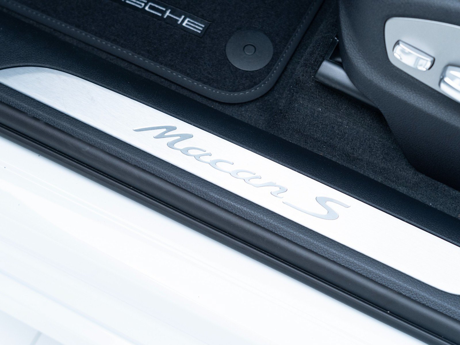 New 2026 Porsche Macan S AWD/4WD image 15