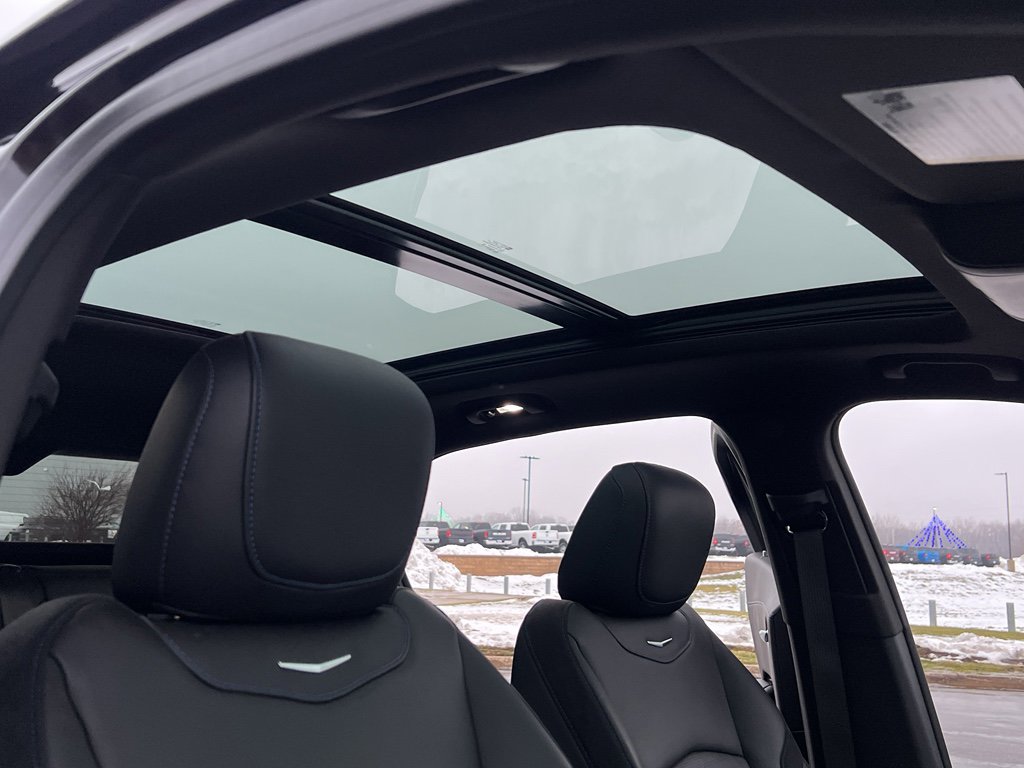 Used 2024 Cadillac XT4 Sport image 30