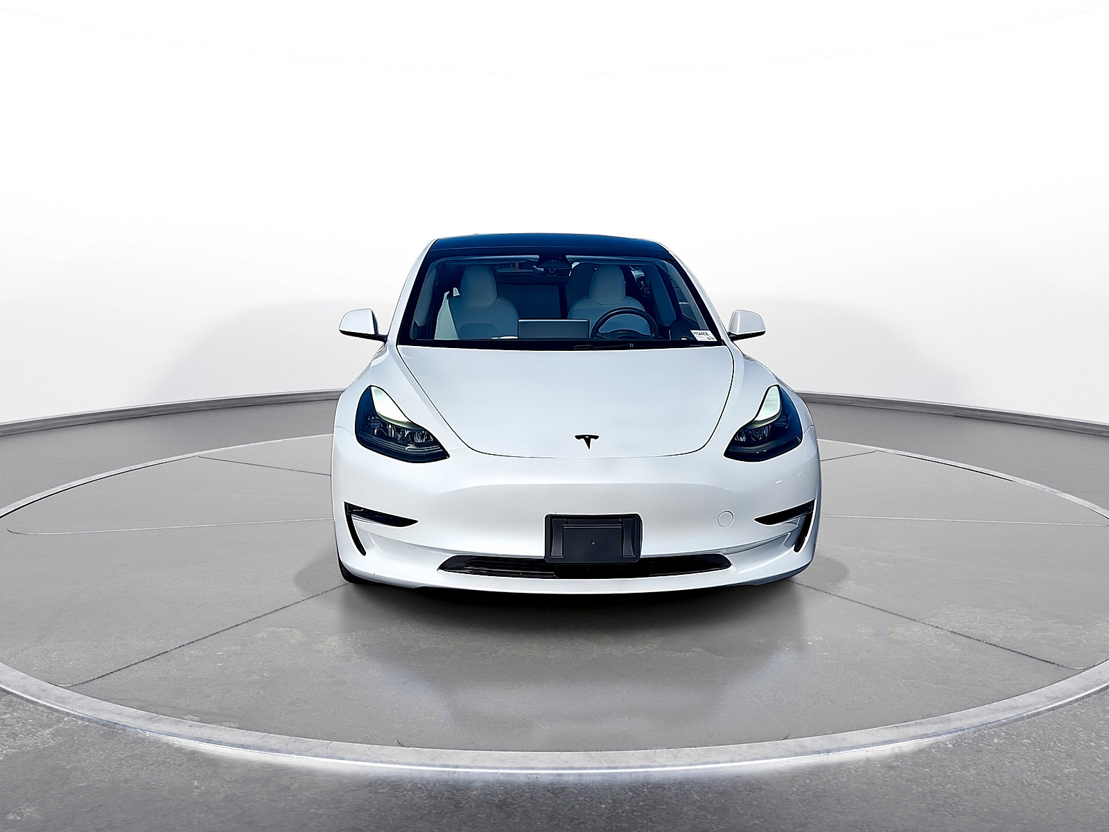 Used 2023 Tesla Model 3 Standard Range image 3
