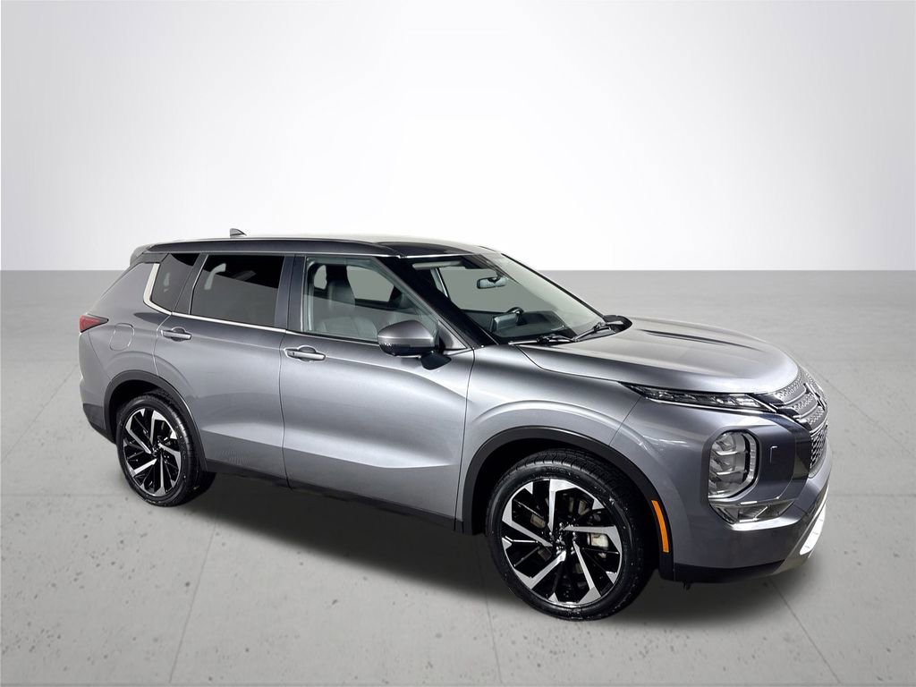 Used 2024 Mitsubishi Outlander SE image 4