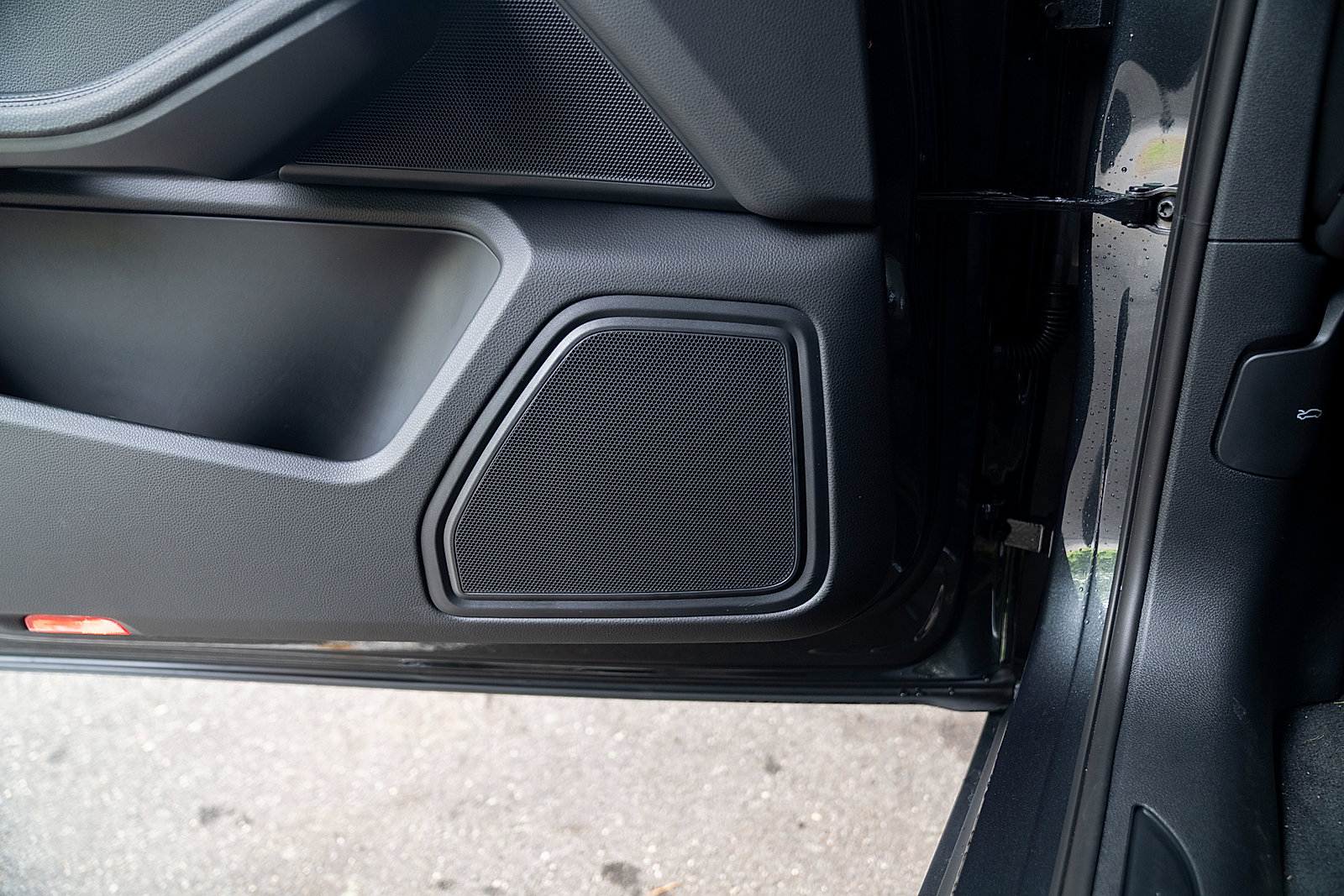 Used 2025 Porsche Macan Base image 18