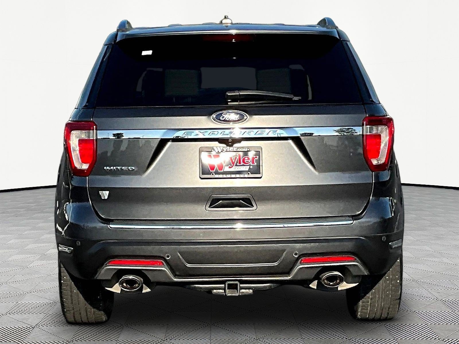 Used 2018 Ford Explorer Limited FWD image 5