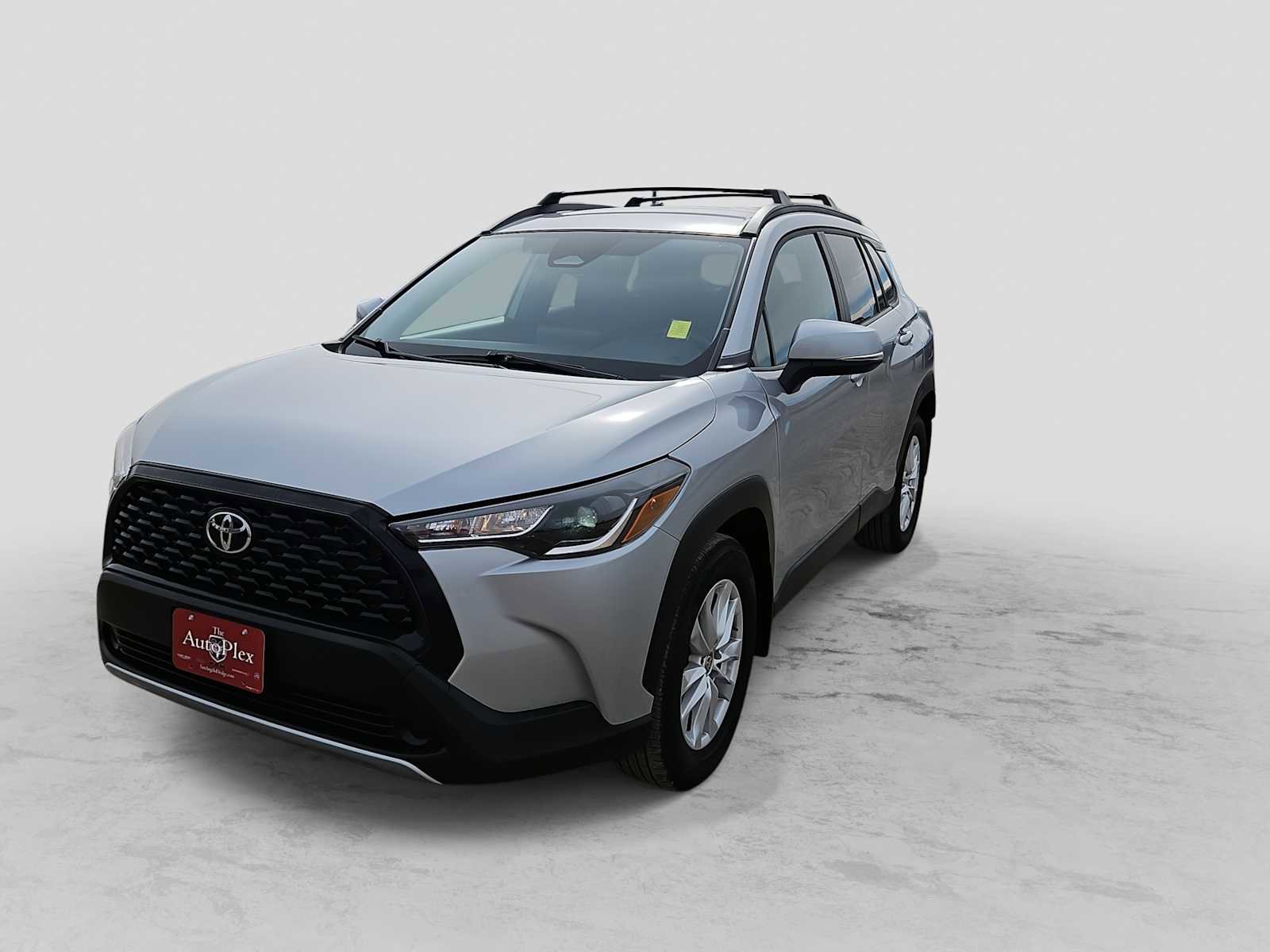 Used 2024 Toyota Corolla Cross LE image 4