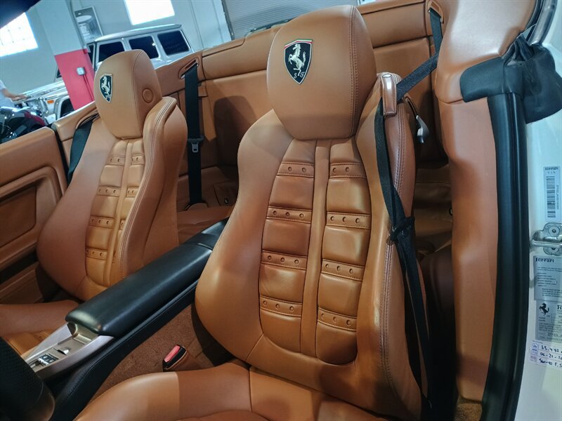 Used 2011 Ferrari California RWD image 15