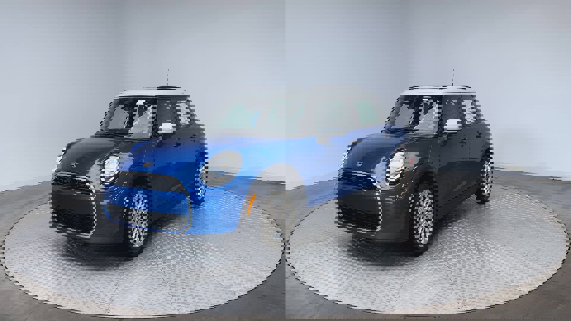 New 2026 MINI Cooper 4-Door Hardtop image 4