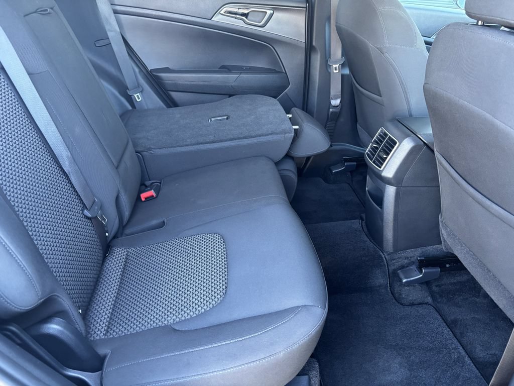 Used 2025 Kia Sportage LX AWD/4WD image 28