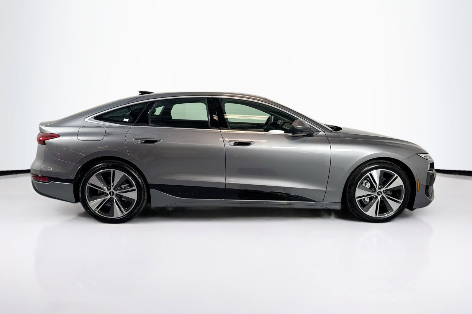 Used 2025 Audi A6 e-tron Prestige w/ Black Warm Weather Package image 4