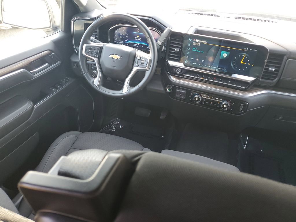 Used 2025 Chevrolet Silverado 1500 LT image 11