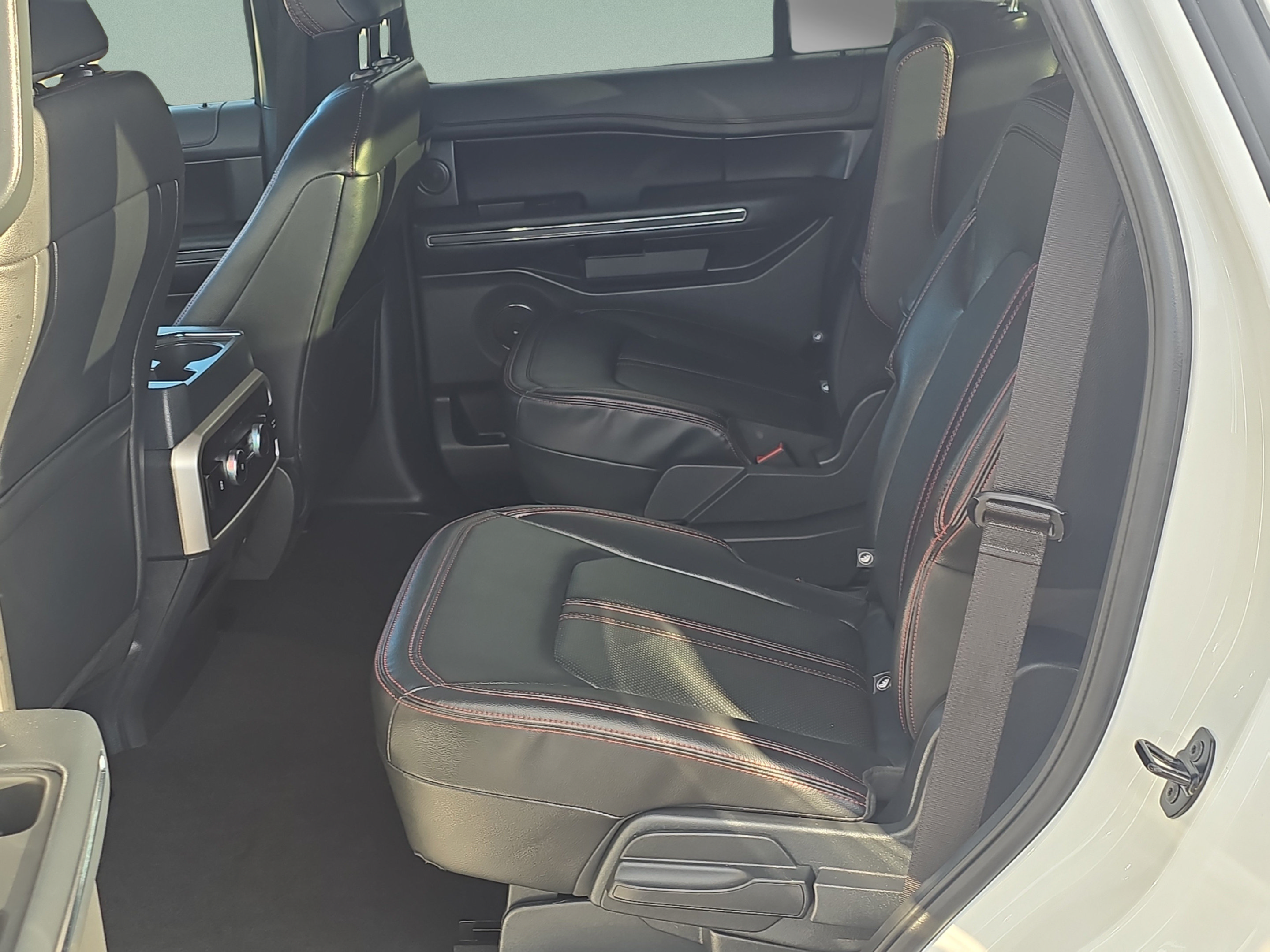 Used 2024 Ford Expedition Limited RWD image 16