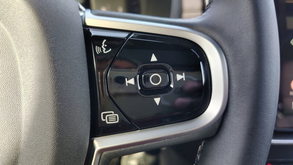 New 2026 Volvo XC90 B6 Plus w/ Protection Package Premier image 14