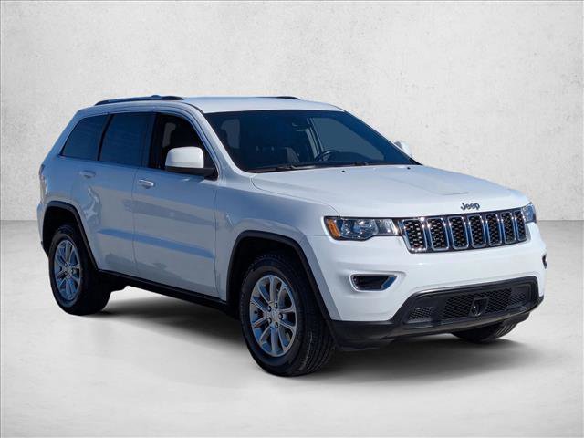 Used 2021 Jeep Grand Cherokee Laredo image 3